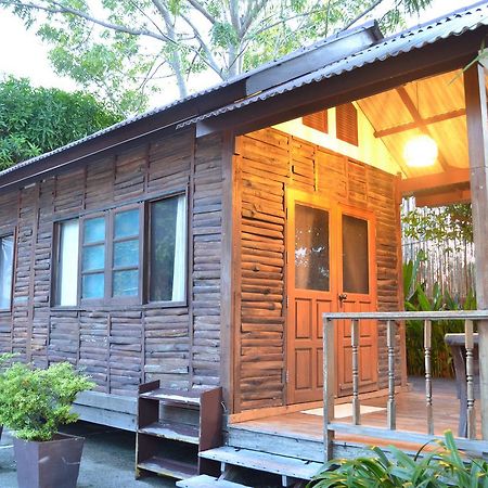 Oasis91 Resort & Restaurant Haad Chao Samran Ngoại thất bức ảnh
