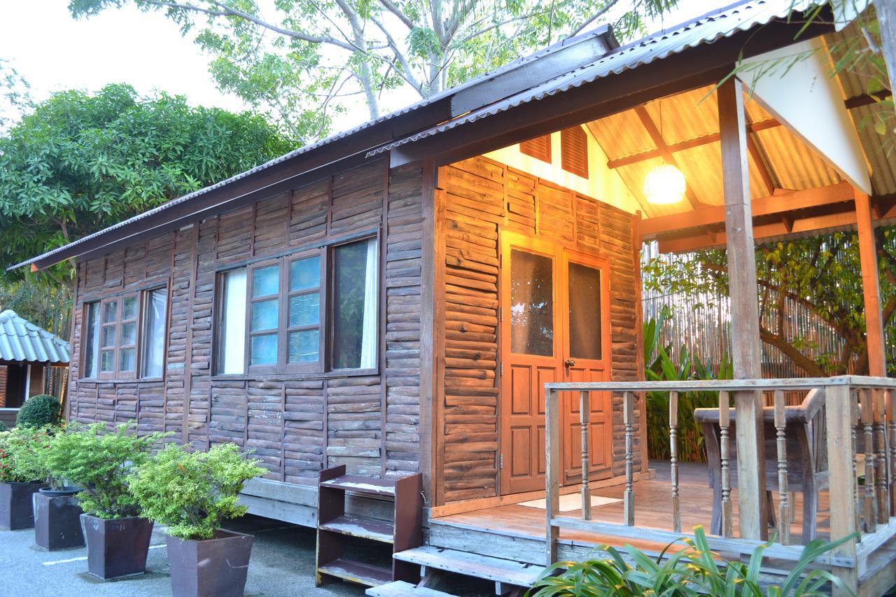 Oasis91 Resort & Restaurant Haad Chao Samran Ngoại thất bức ảnh